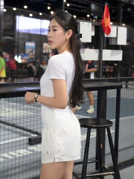 Áo thun thể thao nữ cổ tim - A006