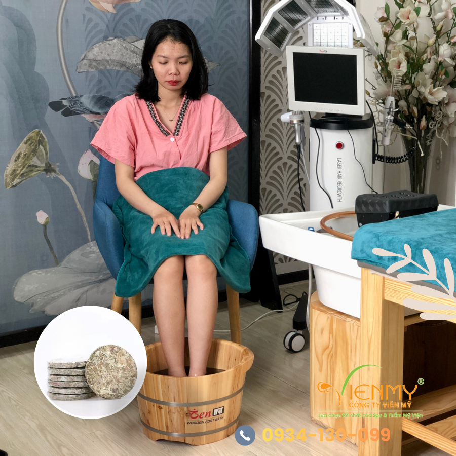  Bánh Ngải cứu & Hồng hoa ngâm chân 
