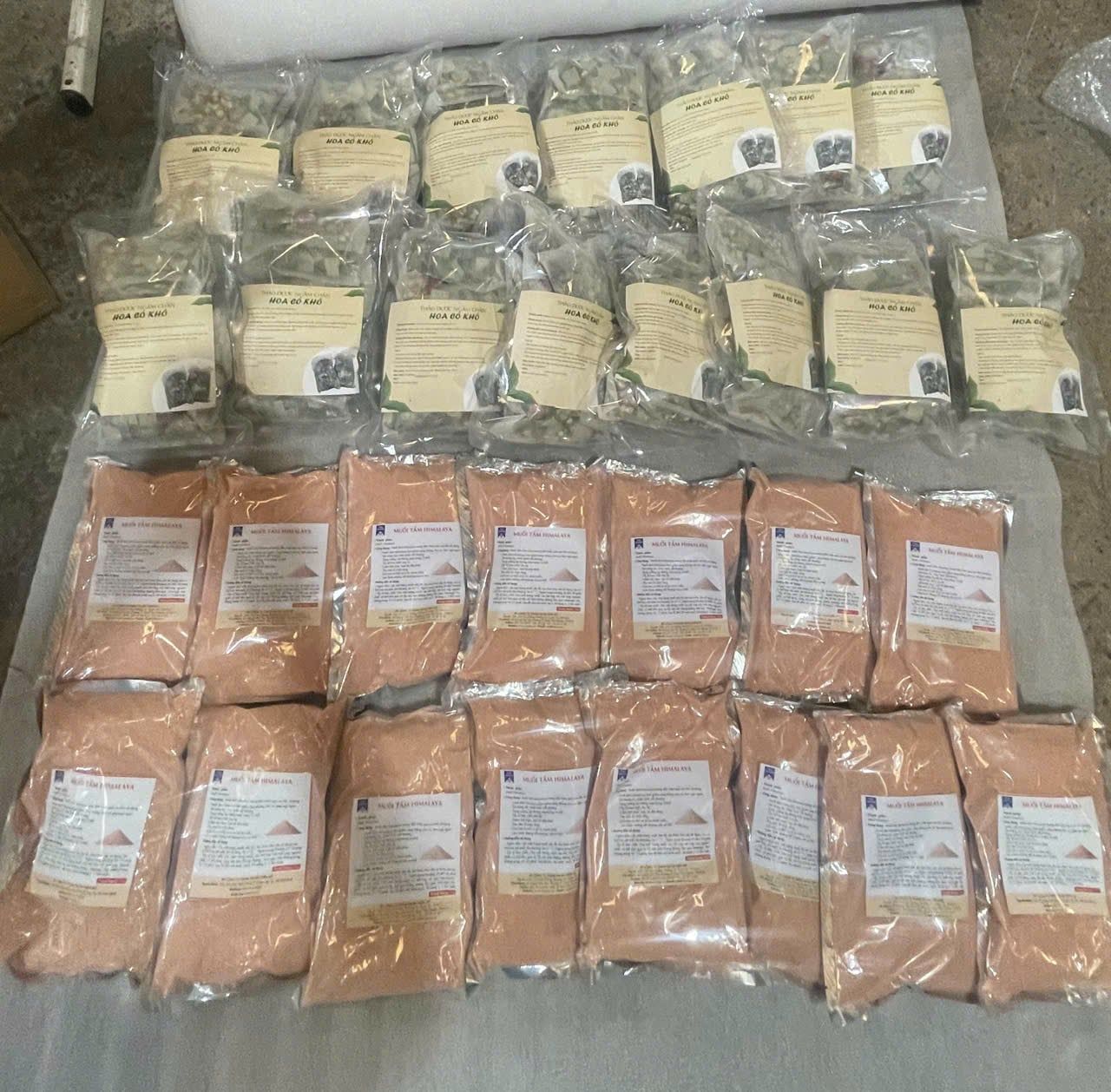  Muối hồng ngâm tắm Himalaya 