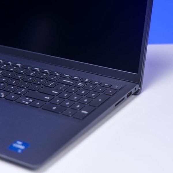  Laptop Dell Inspiron 15 DC15250 P112F010 | i5-1334U, 16GB DDR4, SSD 512GB NVMe, 15.6" FHD, Touchscreen, Win 11, Carbon Black (LDC15250-5315BLK-PUS) 