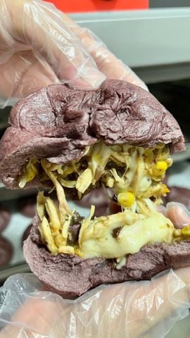 Bánh Bao Gạo Lứt Mix Ức Gà Xá Xíu Bếp O