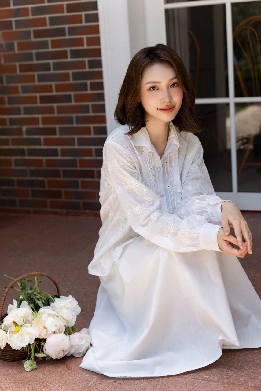  Bloom Embroidery Shirt 