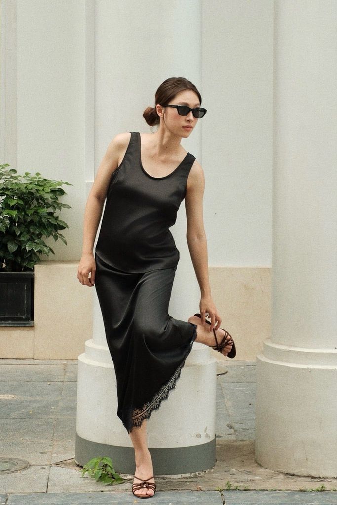 Lace Silk Skirt - Đen
