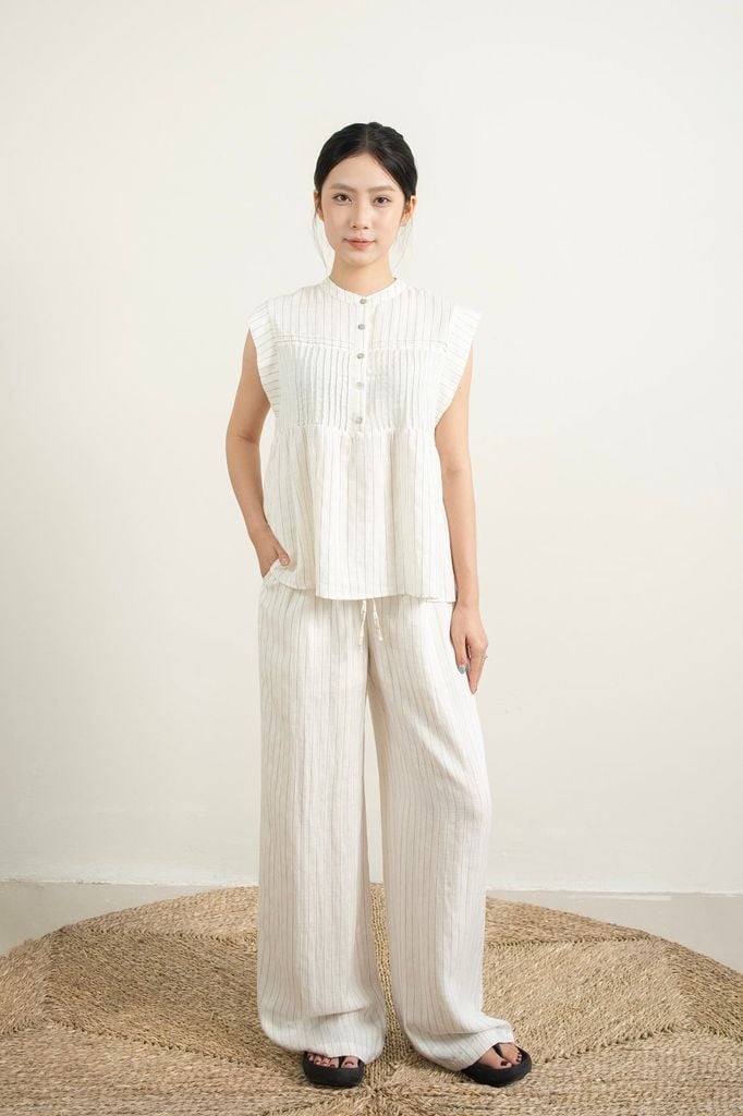 Pintuck Top - Trắng