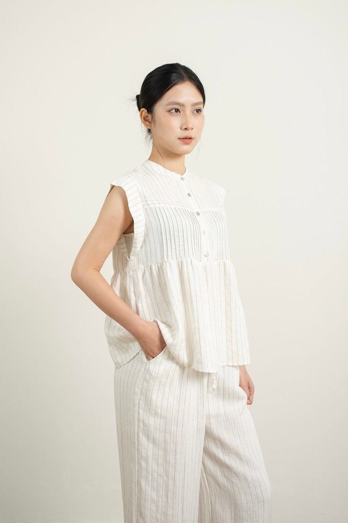 Pintuck Top - Trắng