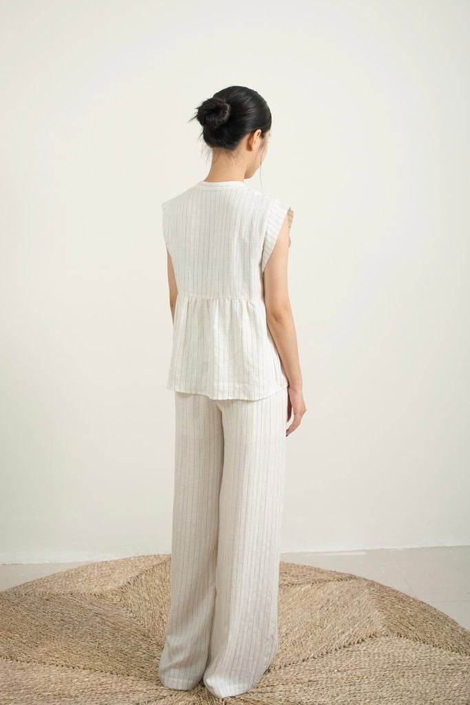Pintuck Top - Trắng