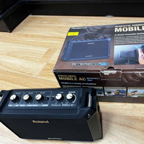  ROLAND MOBILE-AC Âm Ly Guitar Acoustic Amplifier 