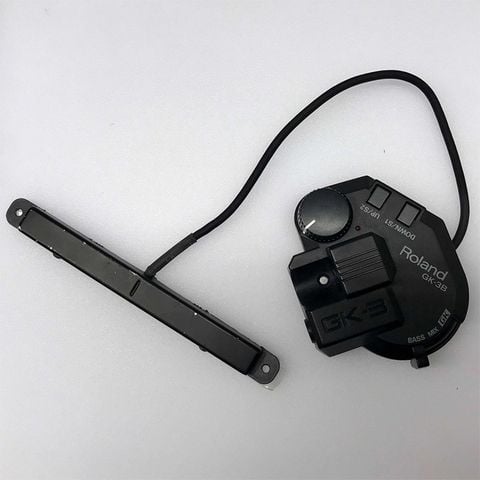  ROLAND GK-3B (Hàng trưng bán) 