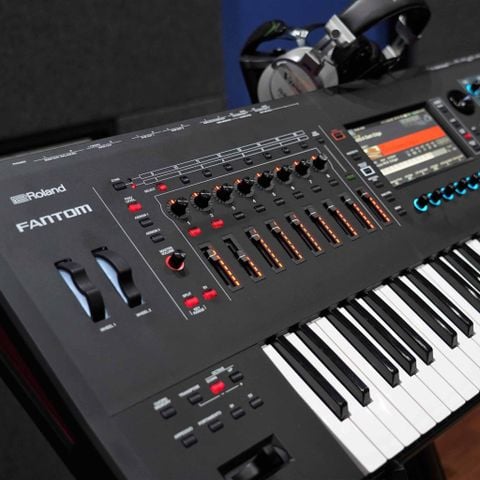  ROLAND FANTOM-8 (Hàng trưng bán) 