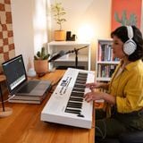  ROLAND GOKEYS5 Đàn phím điện tử có loa 