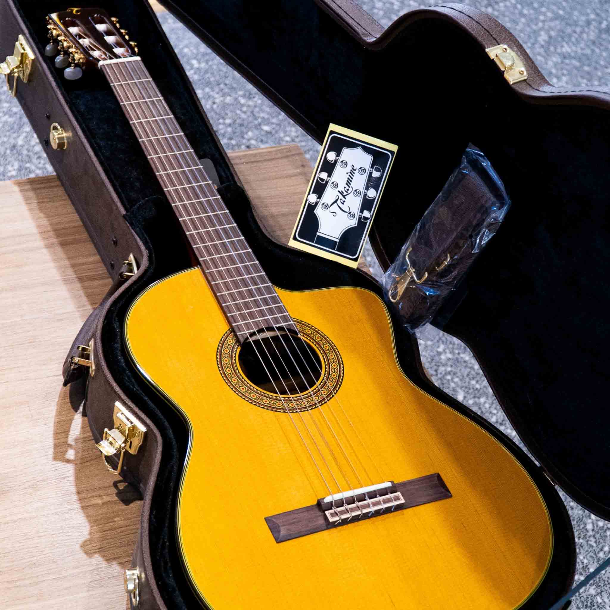  Takamine TC132SC (Hàng trưng bán)
