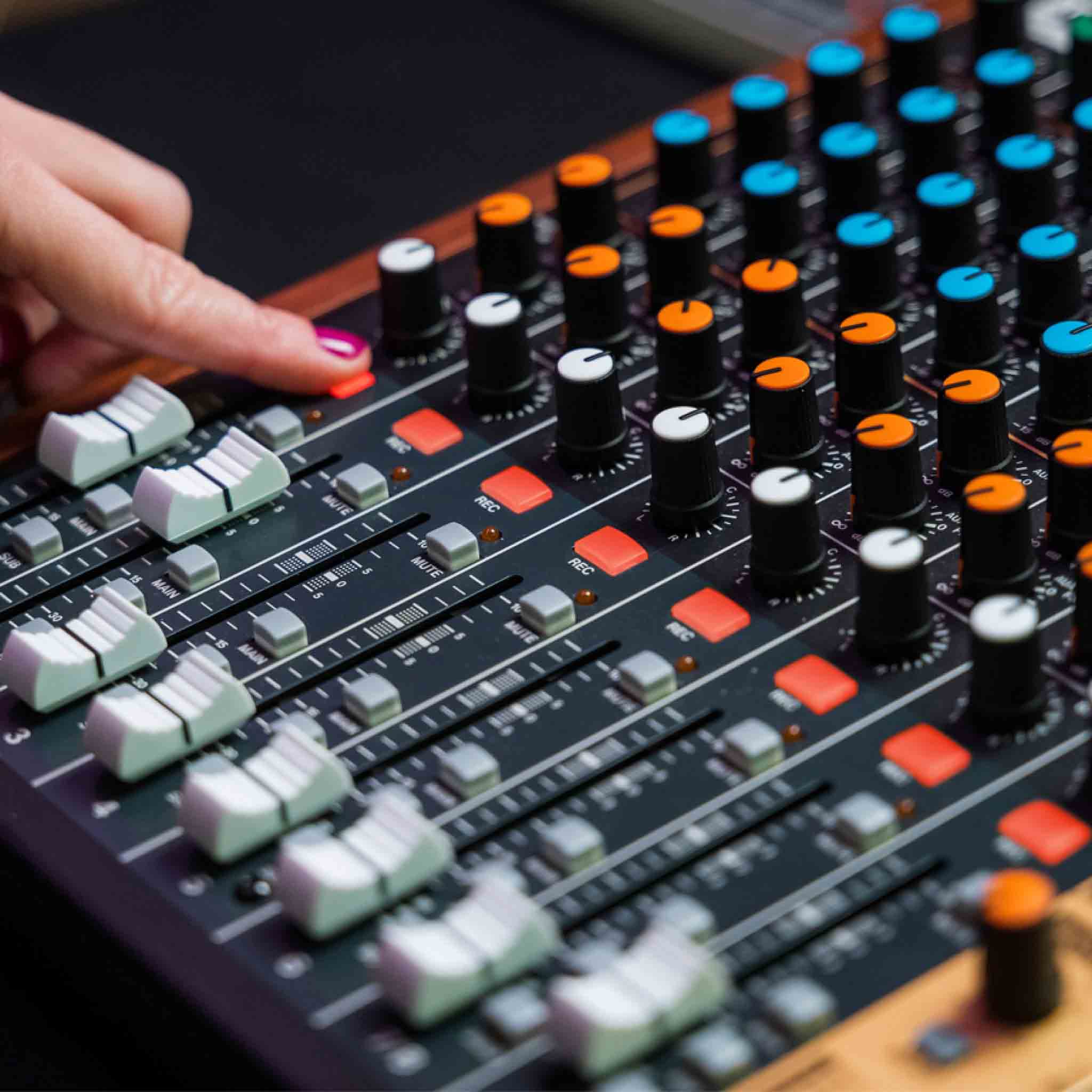  TASCAM Model 12 Mixer Bàn trộn thu âm