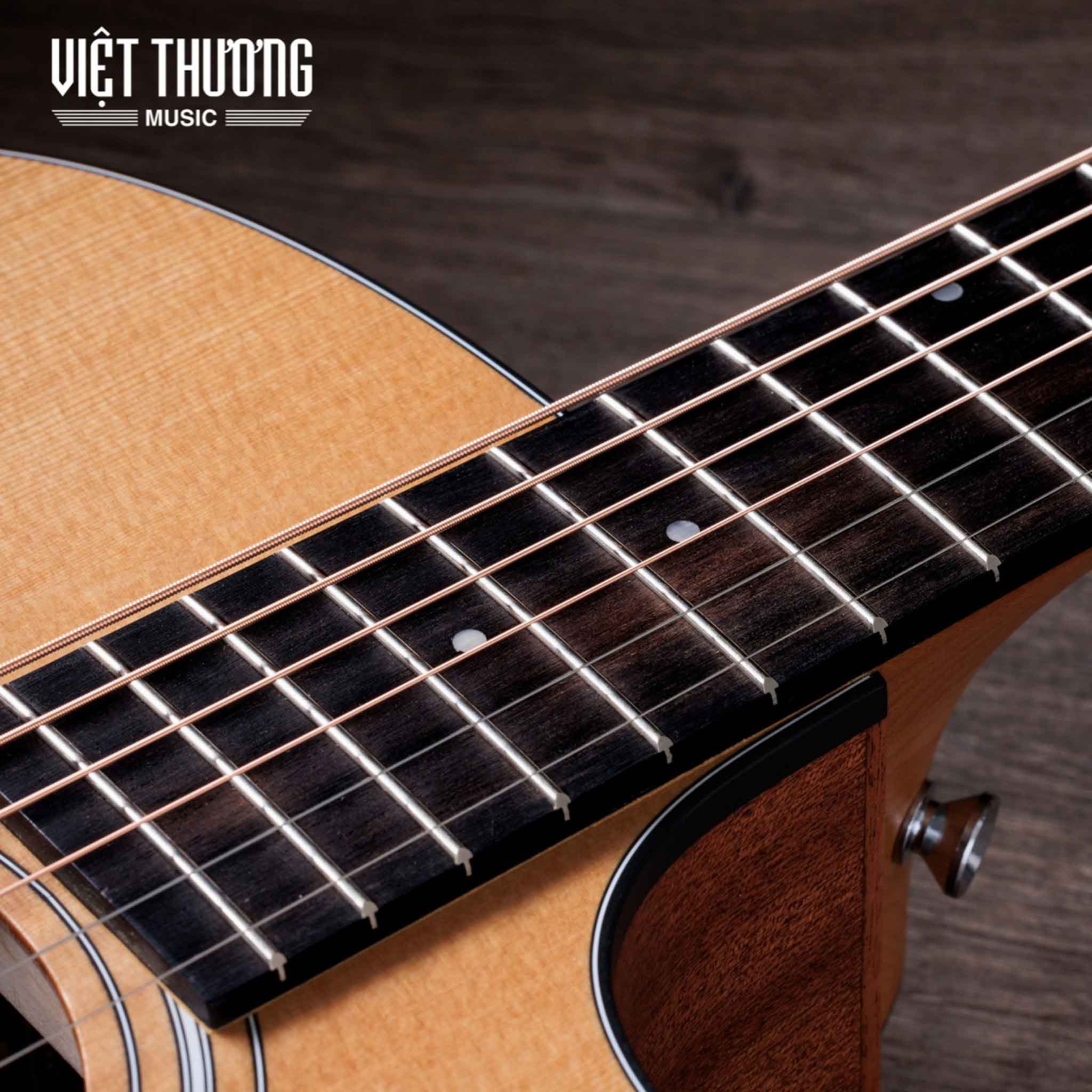  Taylor 114CE Guitar Acoustic