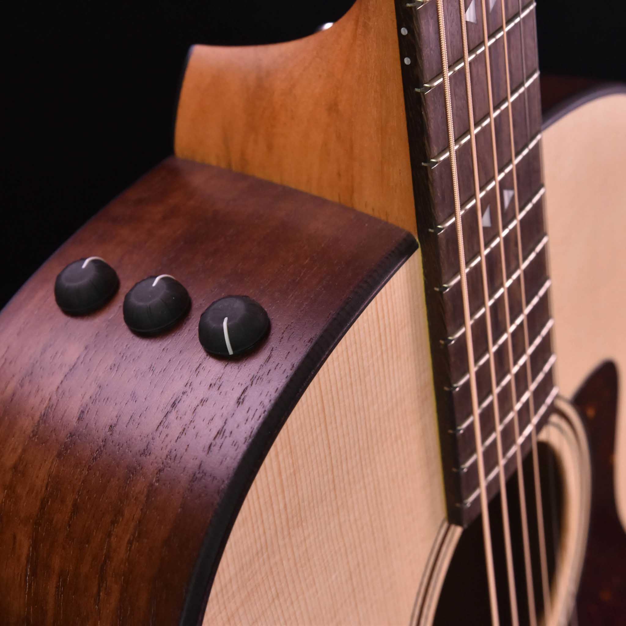  Đàn guitar TAYLOR GTE-URBAN-ASH