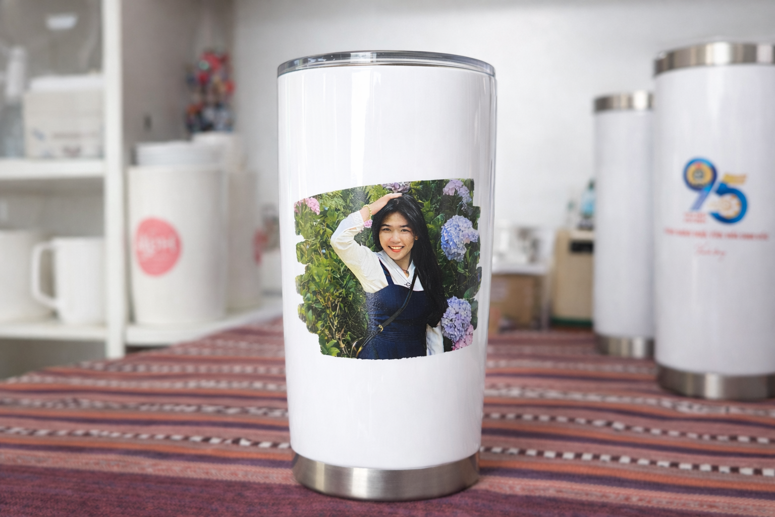 Ly giữ nhiệt in logo theo yêu cầu (màu đỏ, xanh dương, trắng, cam) – Con Hiu Hồng Gift
