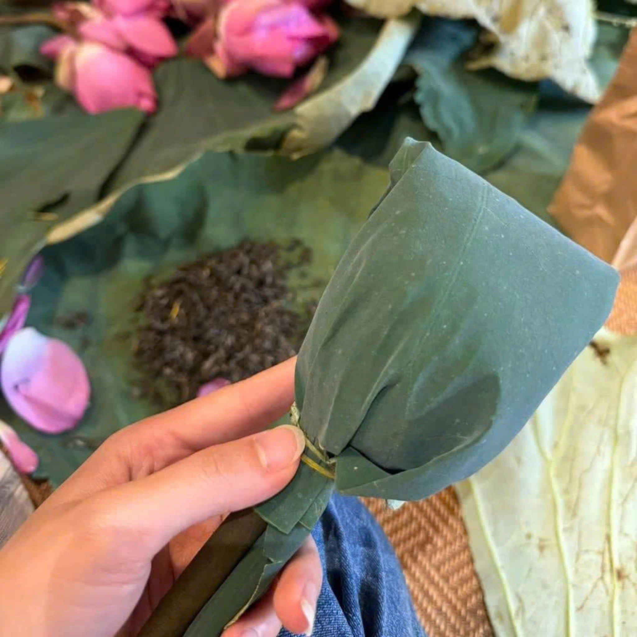  Trà Sen Tây Hồ Bông 12G Trà Nõn - Travina - Trà Thái Nguyên Cao Cấp Đạt Tiêu Chuẩn VietGap, ISO 