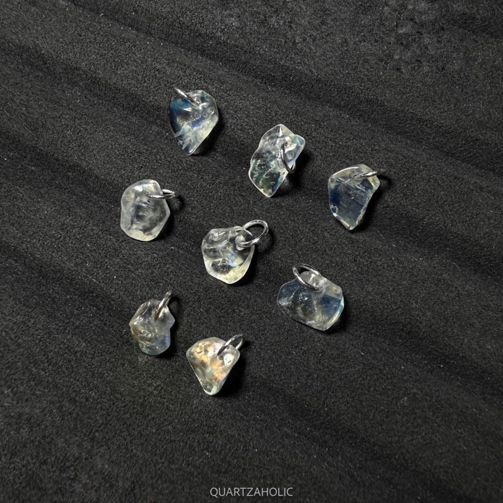 Mặt Dây Tumbled Rainbow Moonstone