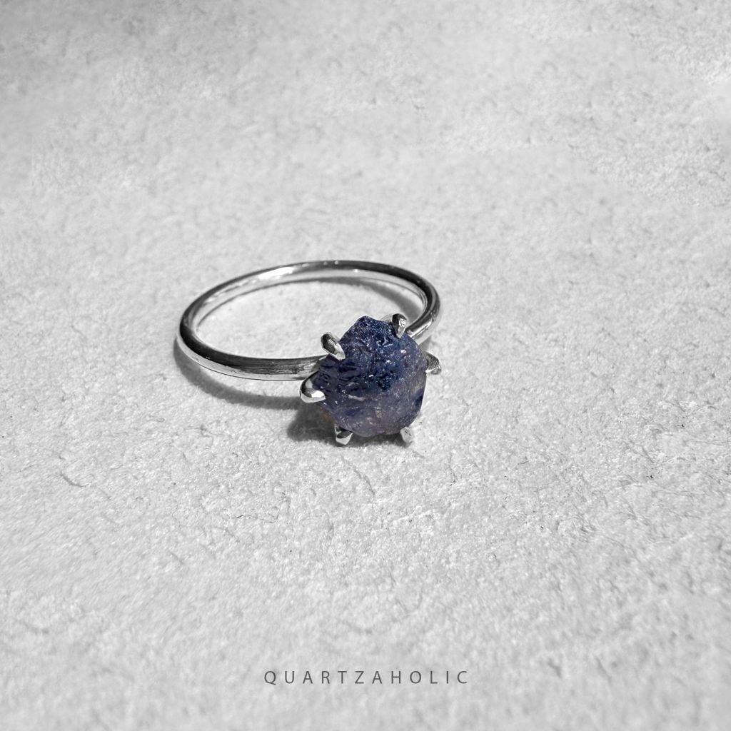 Nhẫn Claws Sapphire Nghệ An