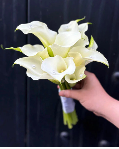 Mẫu Hoa Tươi Màu Trắng sang trọng, nhẹ nhàng, tinh khiết: Bó Hoa Cưới Cầm Tay Beautiful In White - HC51