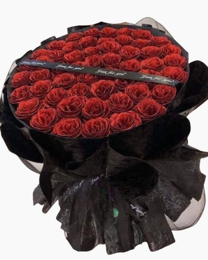  Love Circle - HST28 - Bó Hồng Đỏ Kim Tuyến 50 Bông - Hoa 20/10 