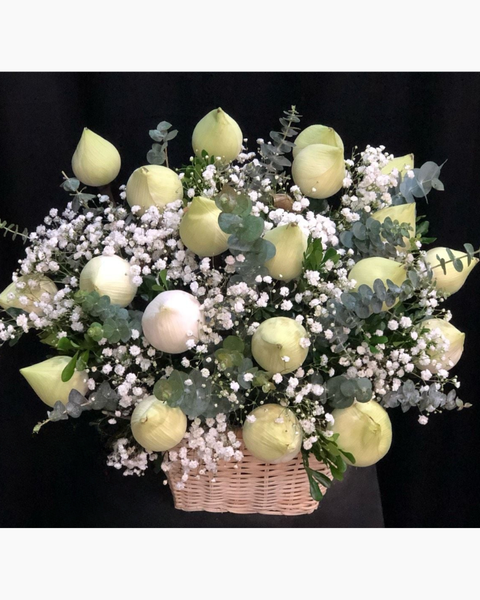 Mẫu Hoa Tươi Màu Trắng sang trọng, nhẹ nhàng, tinh khiết: Giỏ Hoa Sen Trắng - HG24