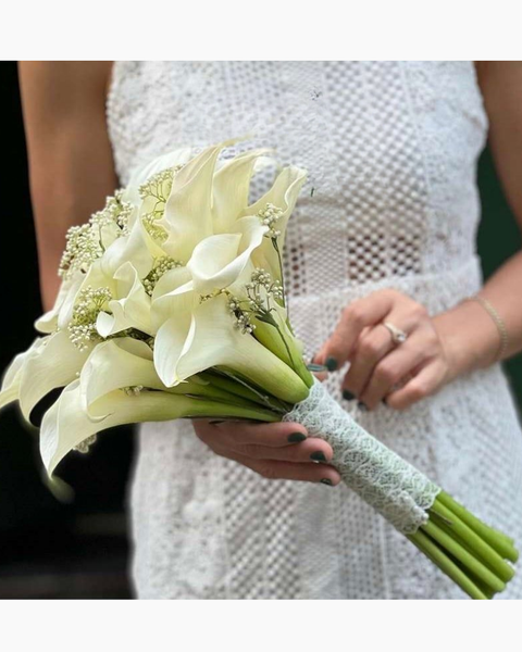 Mẫu Hoa Tươi Màu Trắng sang trọng, nhẹ nhàng, tinh khiết: Bó Hoa Cưới Cầm Tay Cô Dâu Rum Trắng - HC21
