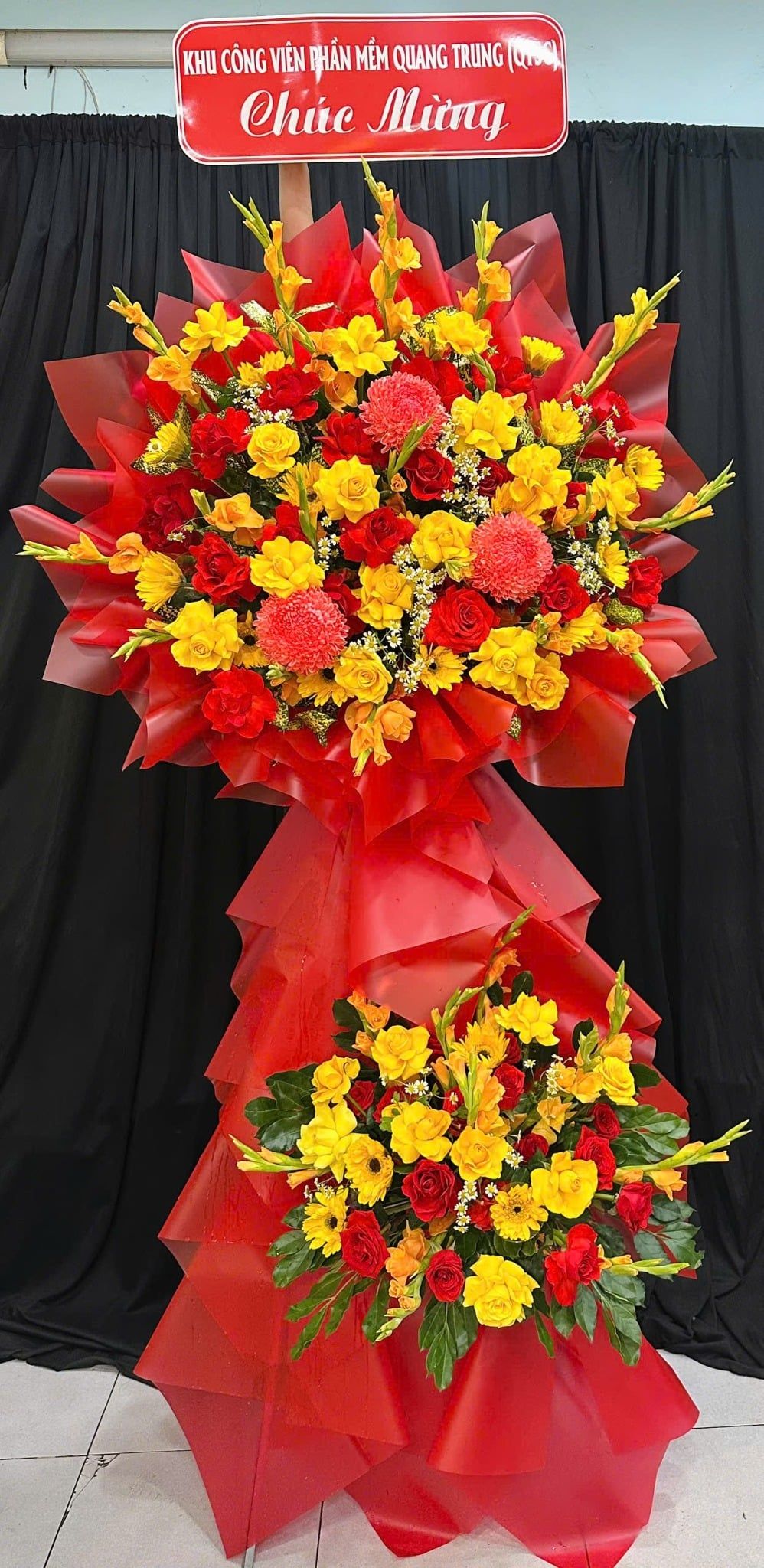  Kệ Hoa Đỏ Vàng  - HCM116 