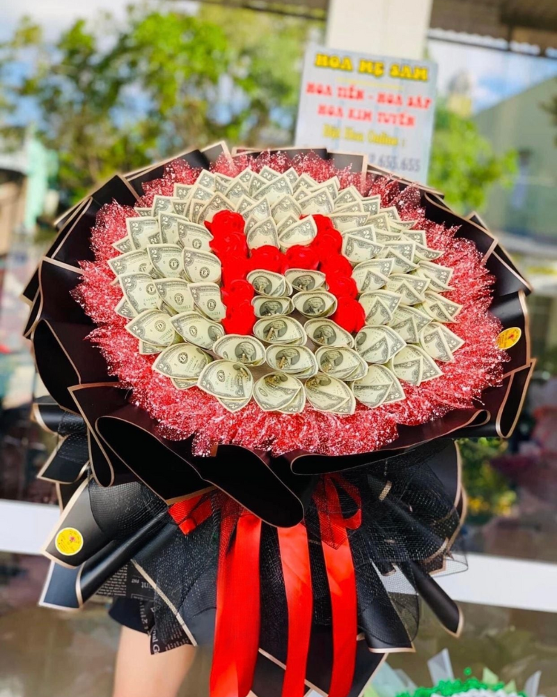  Bó Hoa Tiền 2 Đô Mix Hoa Hồng Sáp - BT10 