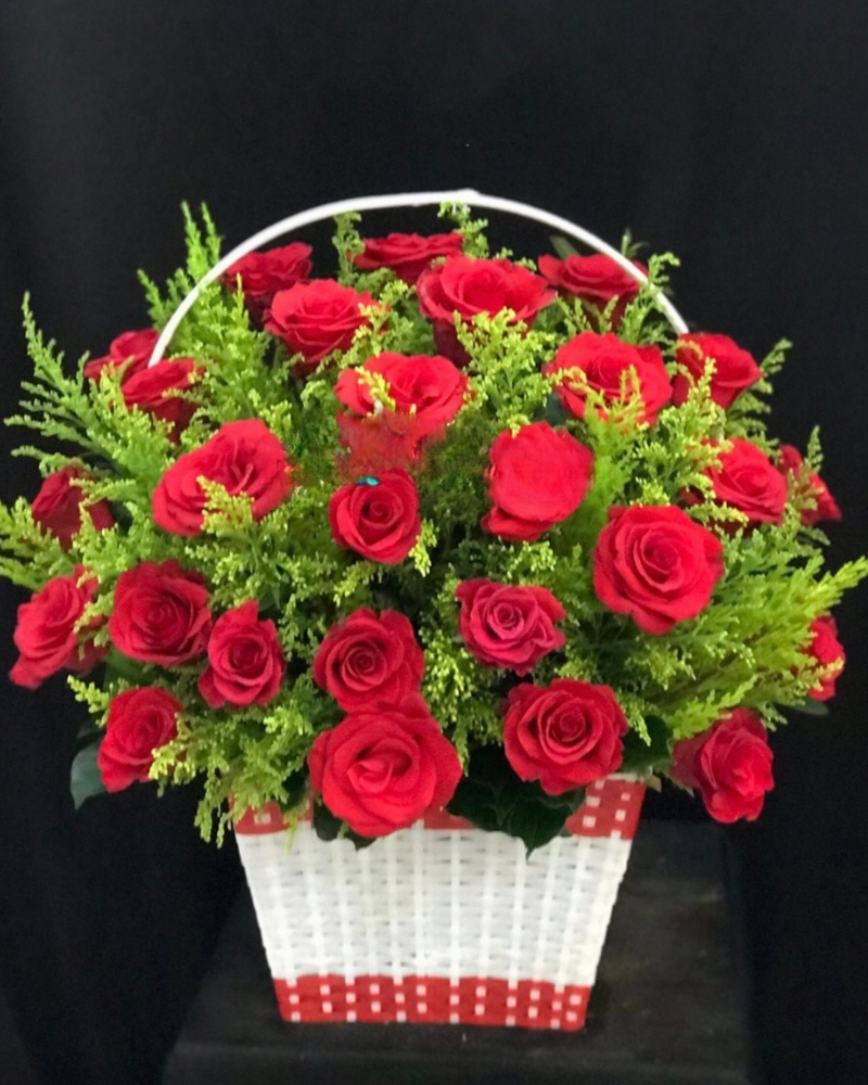  Giỏ Hoa Hồng Đỏ Mạnh Mẽ - HG03 - Quà Tặng Cô Giáo 20/11 