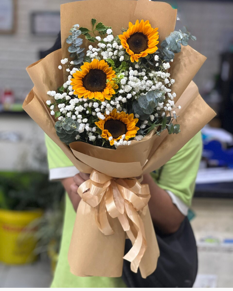  Bó Hoa Hướng Dương Mix Baby Lá Bạc - HBD251 