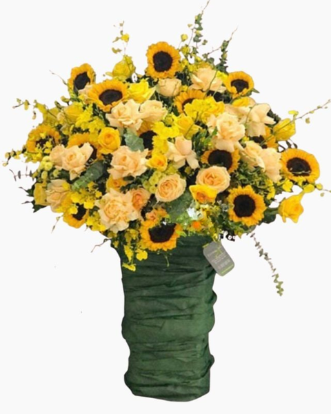 Mẫu hoa màu cam thể hiện nhiệt huyết, niềm vui và sự sáng tạo: Hộp Hoa Rực Rỡ - HCH46 - Hoa 20/11 Đầy Ý Nghĩa