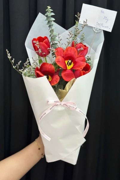 Hoa Tulip bộ sưu tập hoa tulip đẹp, sang trọng, tinh tế: Bó Hoa TULIP Xinh - HBD352