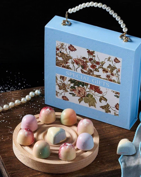 Hộp chocolate đẹp cho tình yêu ngọt ngào: hop-chocolate-hoa-xanh-quai-xach-ngoc-trai-hccl10-qua-tang-14-2