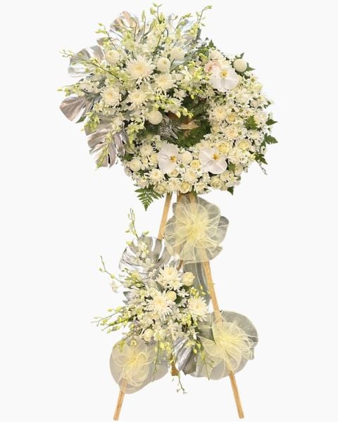 Mẫu Bó Hoa Bằng Tiền 500k Đẹp, Sang Chảnh Nhất: Vòng Hoa Quý Mến - HTL191