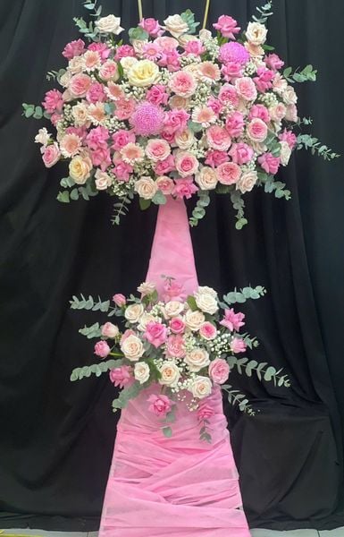 Hoa Chúc Mừng - Mẫu Lẵng Hoa, Kệ Hoa, Bó Hoa Đẹp Nhất: Kệ Hoa Hồng Ngọt Yêu Thương - HCM142