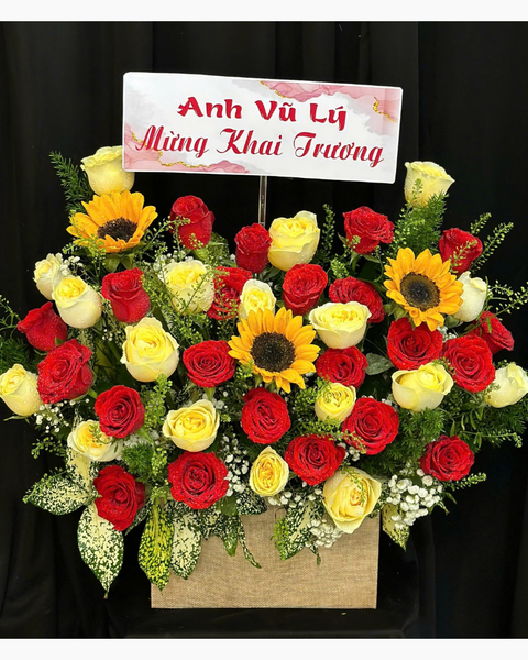 Hoa Tặng Mẹ 8/3 Đẹp, Ý Nghĩa Nhất Nhân Ngày Quốc Tế Phụ Nữ:  Hộp Hoa Đỏ Thuần- HCH135 