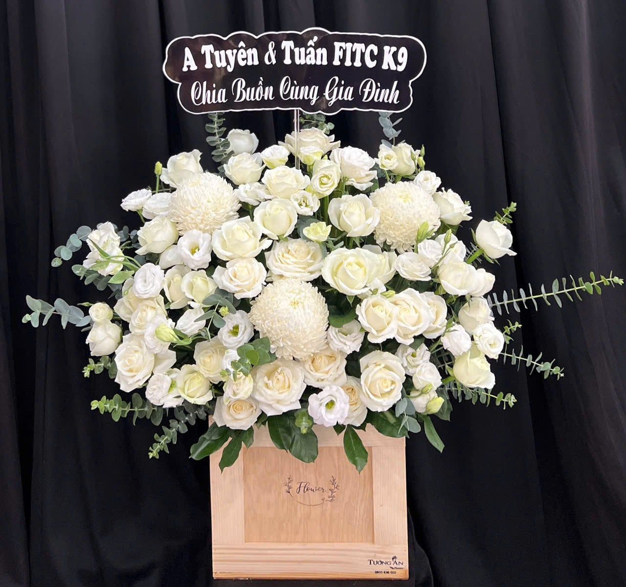  Hộp Hoa Ánh Trắng Tinh Khôi - HH228 