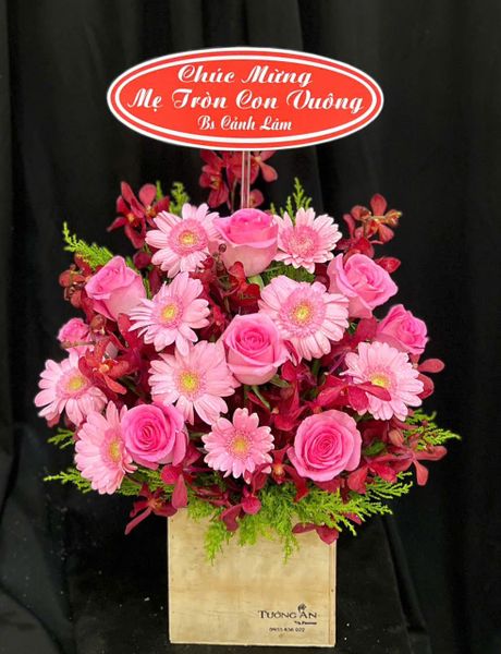 Mẫu Hộp Hoa Tươi Cao Cấp, Sang Trọng - Hoa Hồng Cắm Hộp Đẹp Nhất: Hoa Hộp Hồng Ngọc Yêu Thương - HH225
