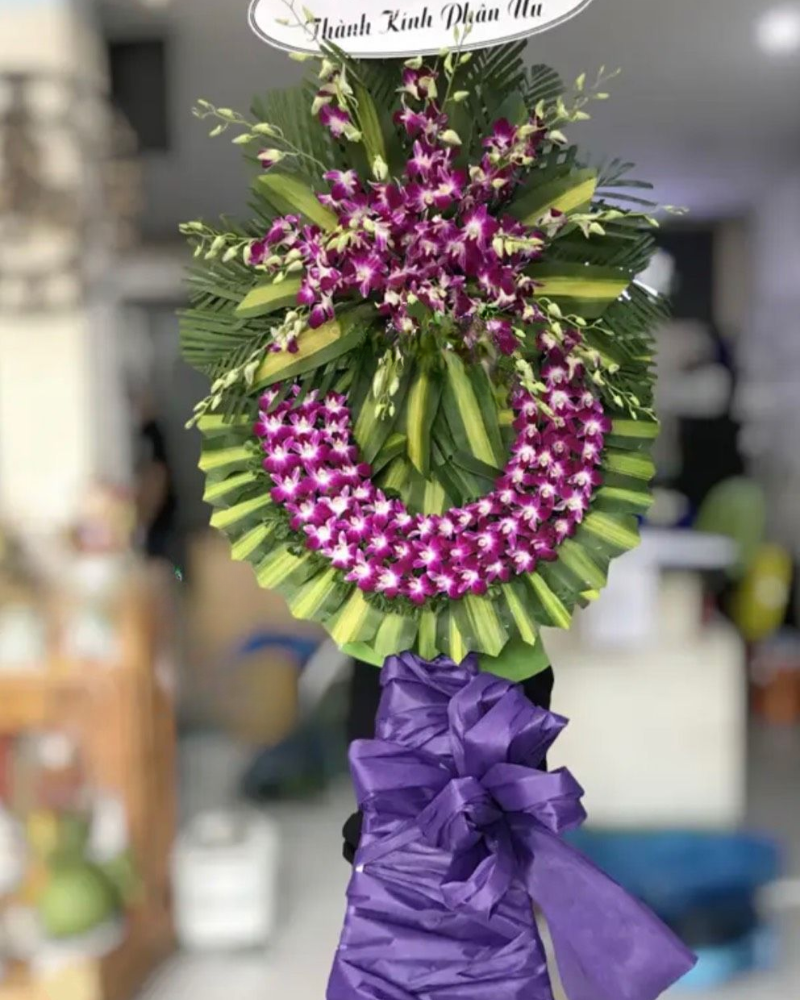  Vòng Hoa Tone Tím - HTL134 - Vòng Hoa Đám Tang 
