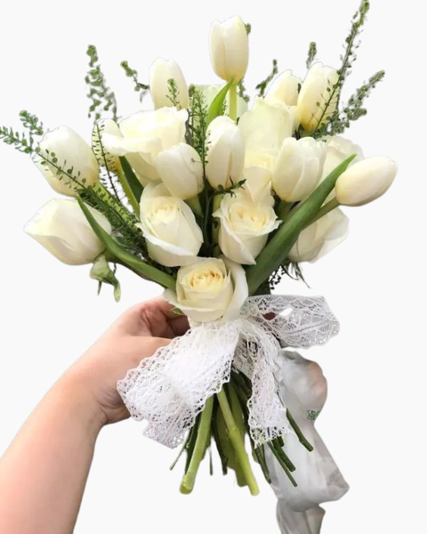 Mẫu Hoa Tươi Màu Trắng sang trọng, nhẹ nhàng, tinh khiết:  Bó Hoa Cưới Cầm Tay Cô Dâu Điệu Ngọt Ngào - HC58 