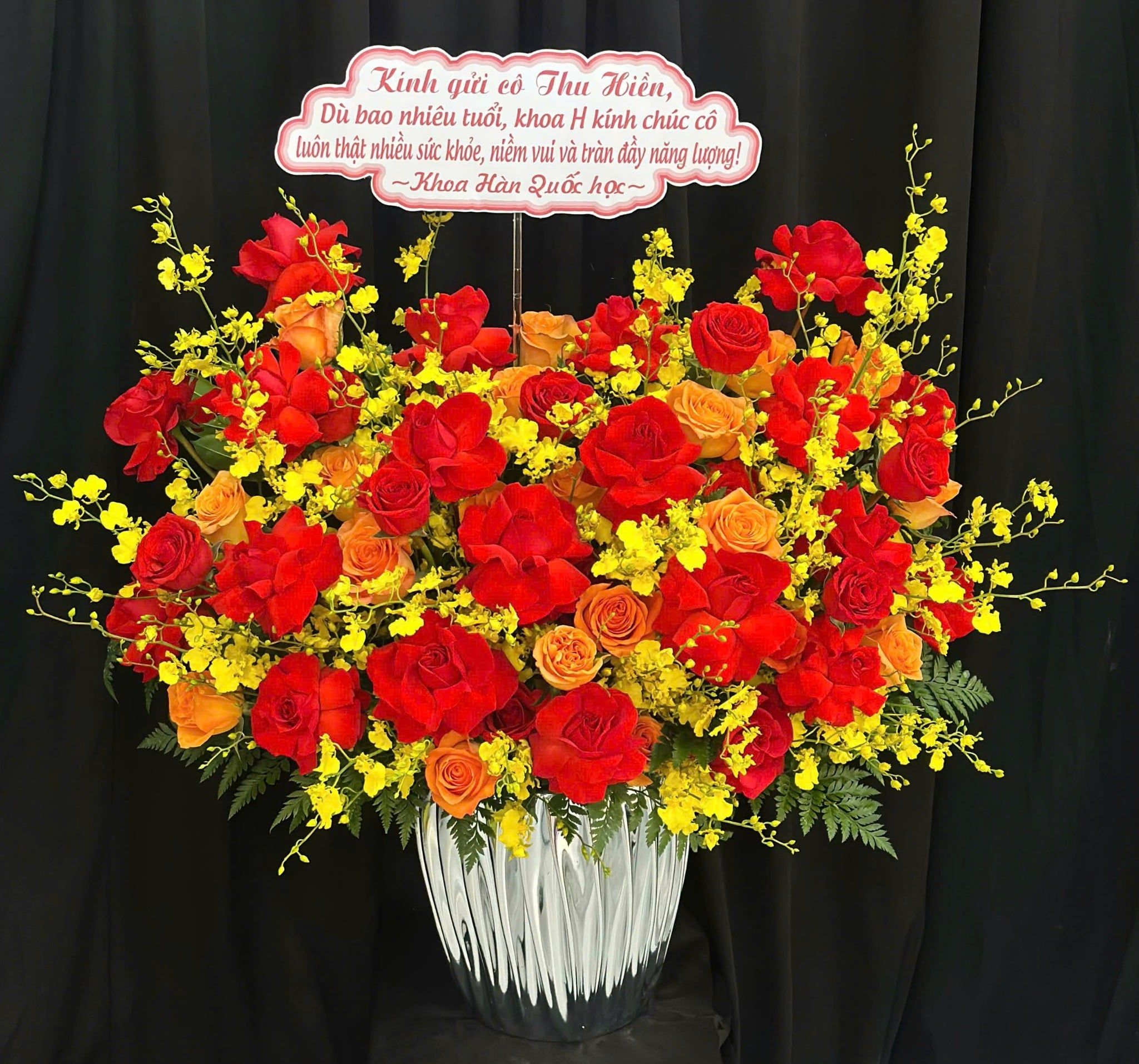  Hộp Hoa Đỏ Vũ  - HH128 