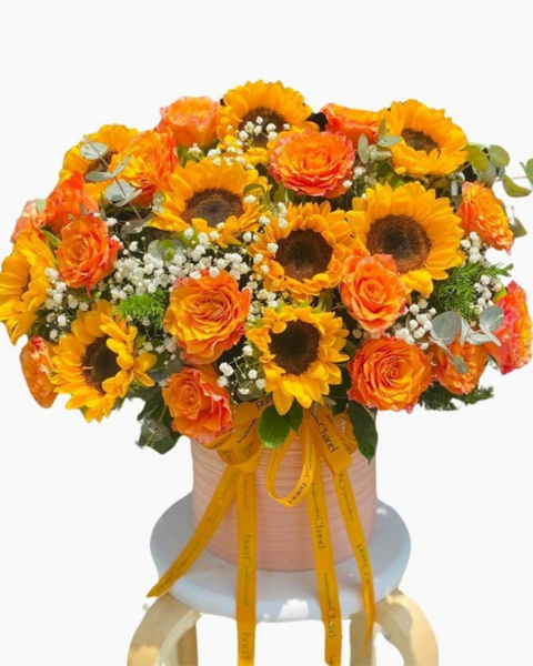 Mẫu hoa màu cam thể hiện nhiệt huyết, niềm vui và sự sáng tạo: Hộp Hoa Khát Vọng - HH03