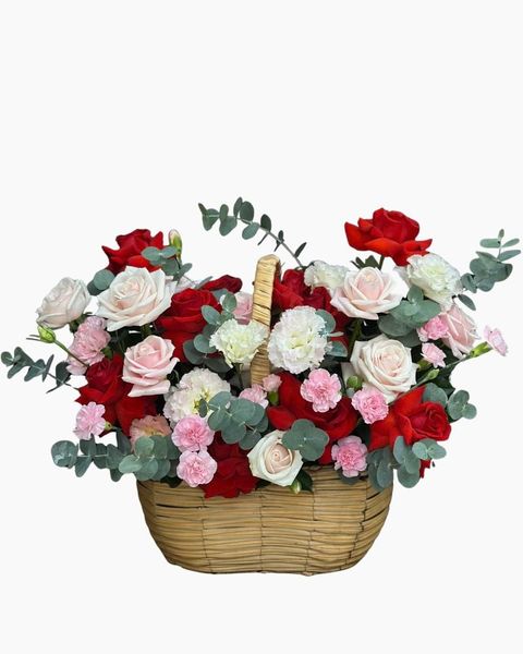 Hoa Giỏ Thắm Sắc Yêu Thương - Hoa 20/10 - HG77