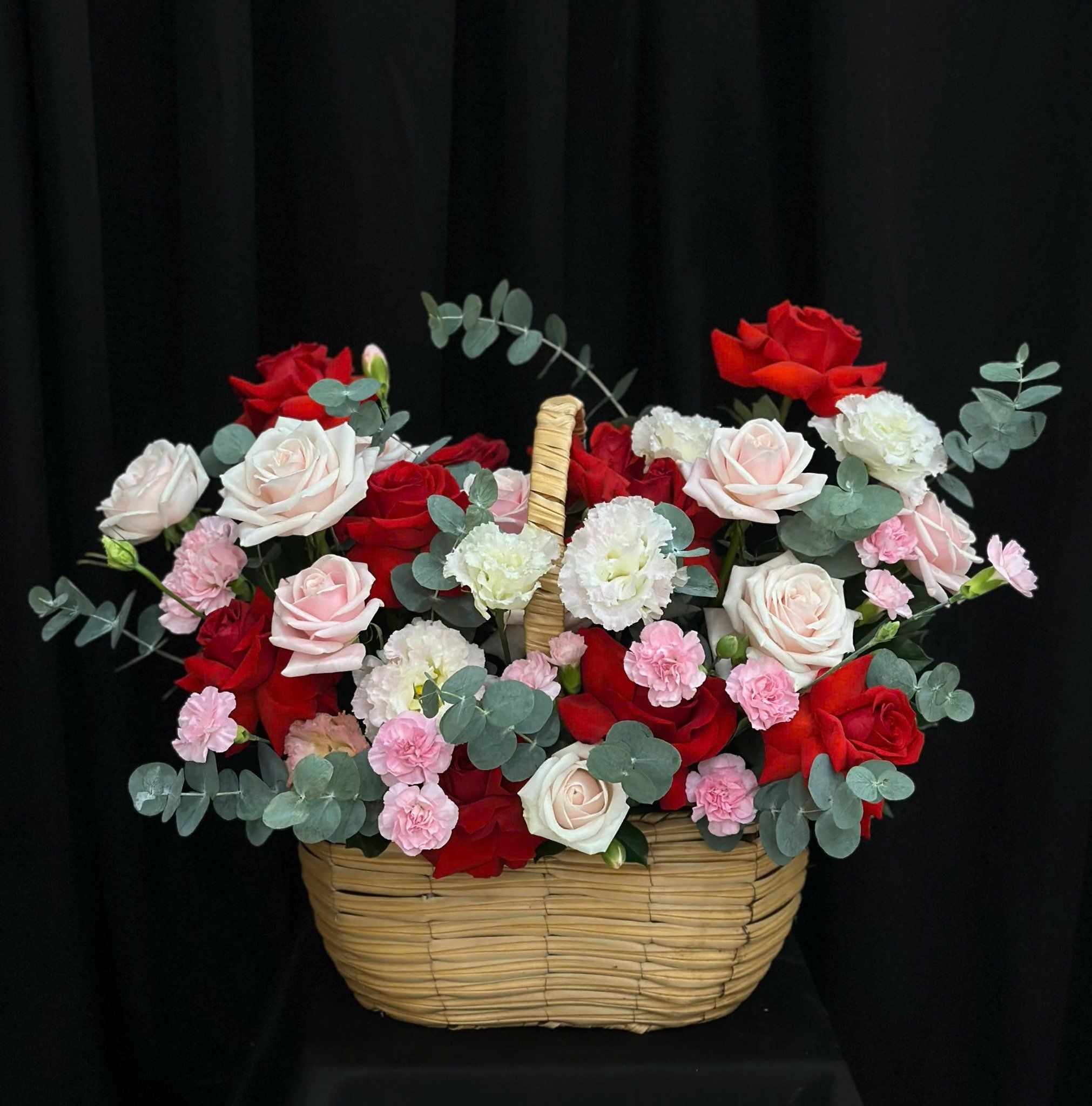 Hoa Giỏ Thắm Sắc Yêu Thương - Hoa 20/10 - HG77 