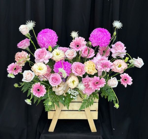 Mẫu Hộp Hoa Mica Siêu Đẹp: Hộp Hoa Vườn Xuân Dịu Dàng - Hoa 20/10 - HH57