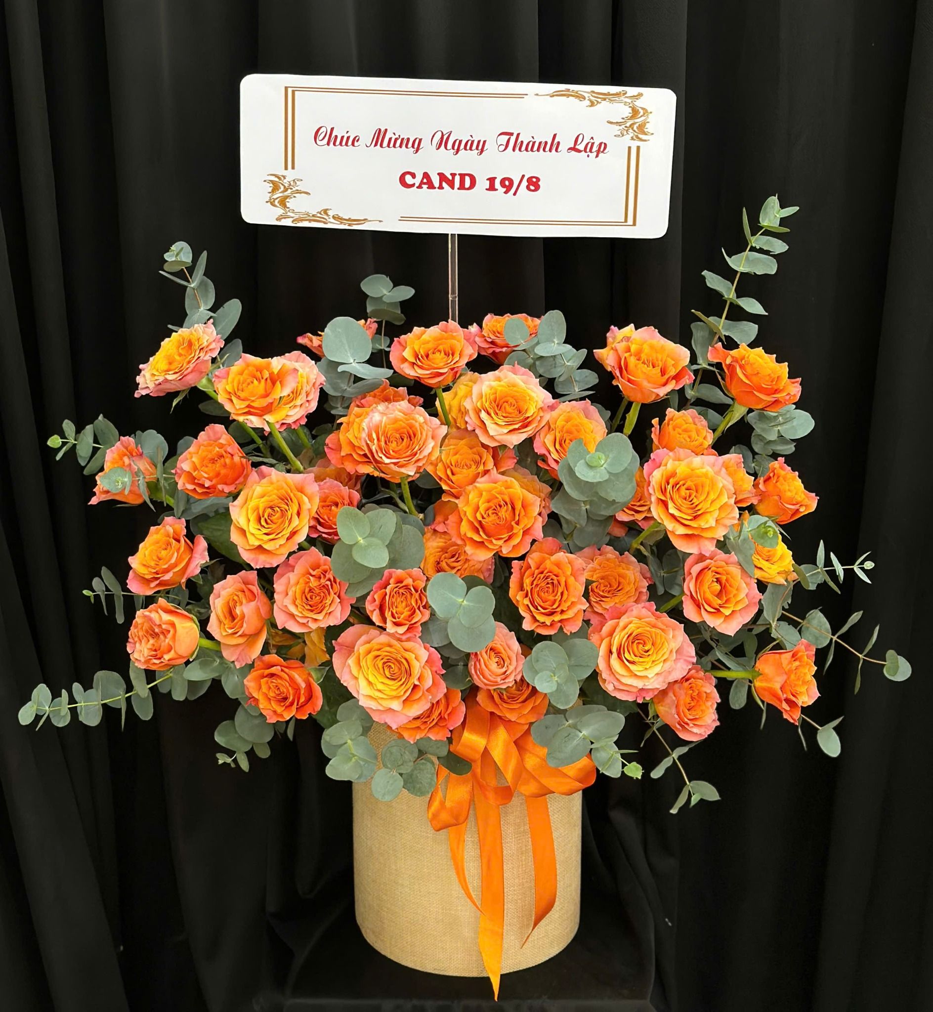  Hộp Hoa Ngọn Lửa Thành Công - Hoa 20/10 - HH61 