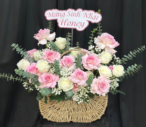 Hoa Giỏ Hồng Nhẹ Tình Thơ - Hoa 20/10 - HG69
