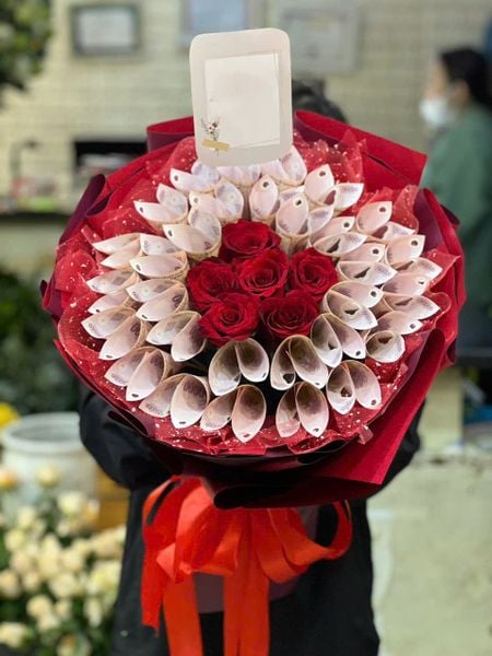 Mẫu Hoa Tiền 500K, 100K, Tiền Đô Tặng Vợ, Mẹ, Người Yêu 20/10: bo-hoa-nhip-tim-nong-nan-hoa-20-10-hbt88