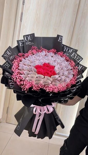 Hoa 20/10 đẹp tặng người yêu, vợ, mẹ: Bó Hoa Trái Tim Quyến Rũ - Hoa 20/10 - HBT92