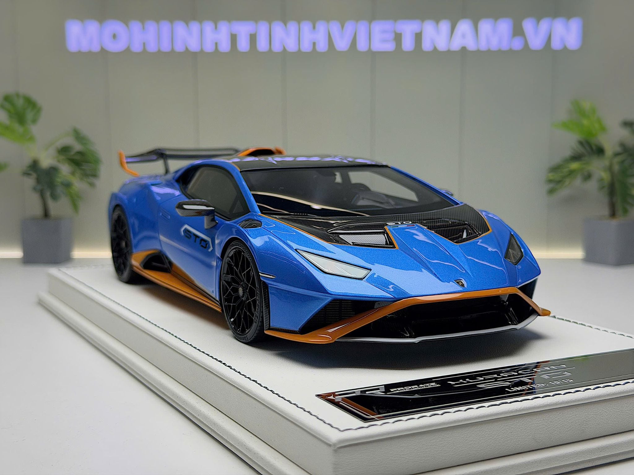 XE MÔ HÌNH LAMBORGHINI HURACAN STO LIGHT BLUE,TỶ LỆ 1/18 PRORAZE